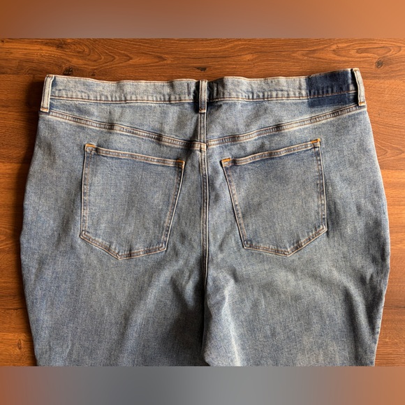 ✨ NWT Abercrombie & Fitch Curve Love Ultra High Rise Slim Straight Jeans ✨ - Picture 3 of 12